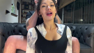 Вот это размер, охуеть! Ты можешь меня этим членом отыметь?