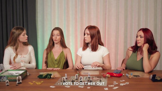 Эти малышки засветят пиздой ?? Кликай и узнай, что за лор такой