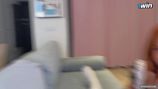 А я твою бывшую взяла на работу — можешь её трахать по субботам