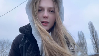 Я её подвёз, она мне отсосала! Совсем она не давалка, это жизнь такая