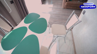 Мужик, ну ты нормальный, какой чай? Я ж потекла уже, пенис засаживай