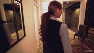 Русская училка Кристина отсосала стояк и потрахалась с иностранным студентом