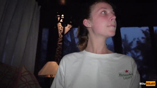 Русская сестричка отсасывает большой конец брата в знак благодарности за помощь