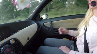 Белокурая Девушка на природе сама предложила перепихнуться