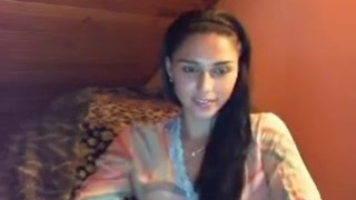 Обворожительная барышня показала прекрасное тело перед камерой