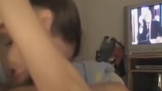 Благоверный балует свою русскую кормильцу глубоким анальным фистингом