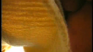 Толстяк жарит зрелую брюнетку в колготках на балкончике