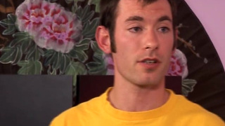 В пизденку матюрки проникает длинный писюн бойфренда