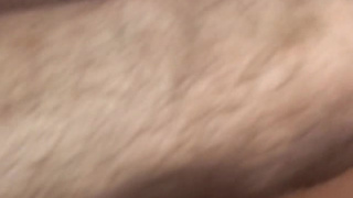 В пизденку матюрки проникает длинный писюн бойфренда