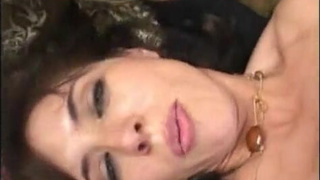 Бесстыжая вторая половинка ебется с двумя