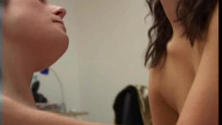 Пьяные русские малышки занялись лесбиянки сексом