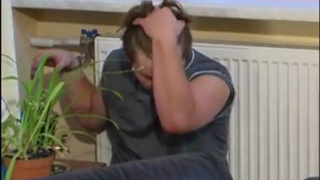 Наивной начальник ебёт зрелых подчиненных в рабочее время