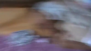 Любительский анал брюнетки и мужика с кривым членом