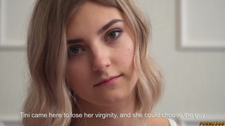 Русская девственница впервые трогает пенис и долбится