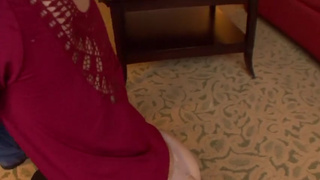 Вкусно облизывает и ебется с парнем перед камерой