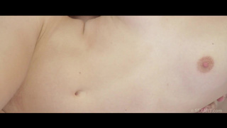 Уверенно вставляет болт во влагалище плоскогрудой цыпочки